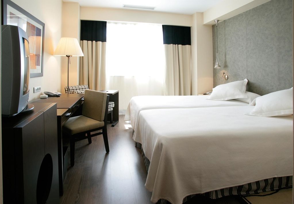 Hotel NH Alcorcón Habitación foto