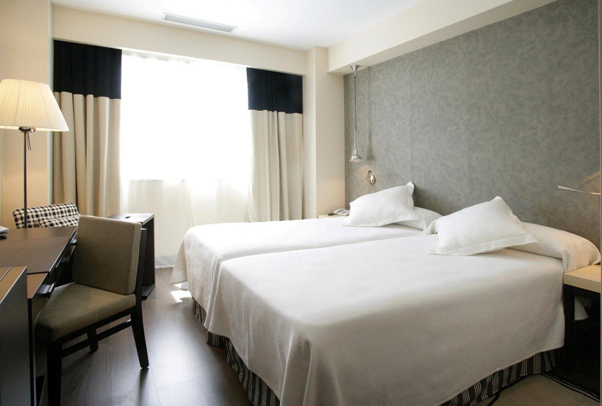 Hotel NH Alcorcón Exterior foto